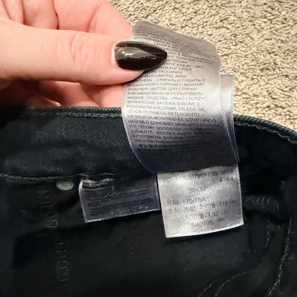 LEVIs Men’s Black Straight-Leg Jeans - Picture 4 of 6
